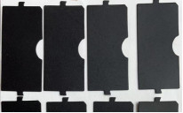 Μαύρο λεπτό τερεφθαλικό Mylar πολυαιθυλενίου στο πληκτρολόγιο υπολογιστών